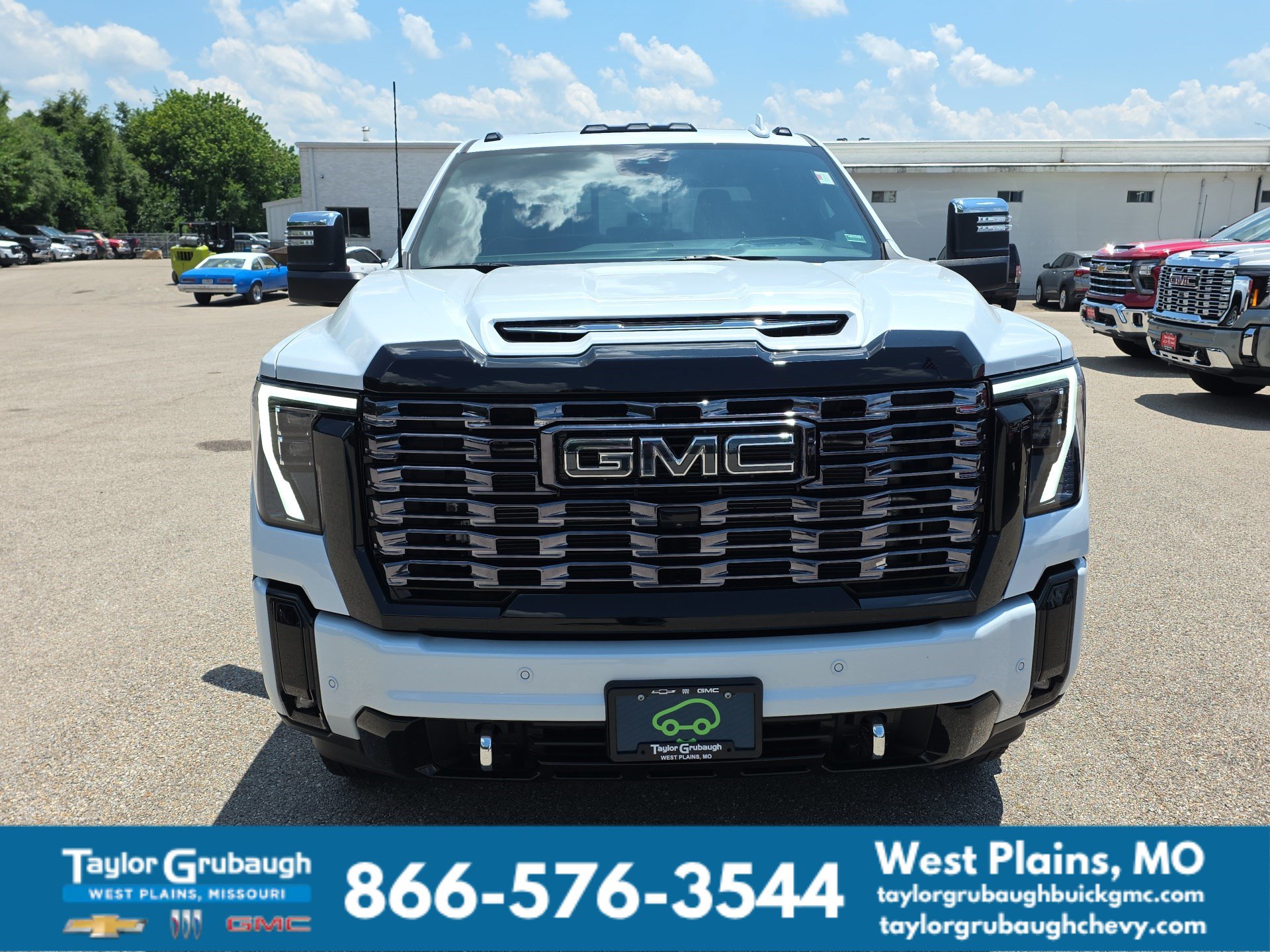 Used 2026 GMC Sierra 3500 Denali Ultimate AWD/4WD image 3
