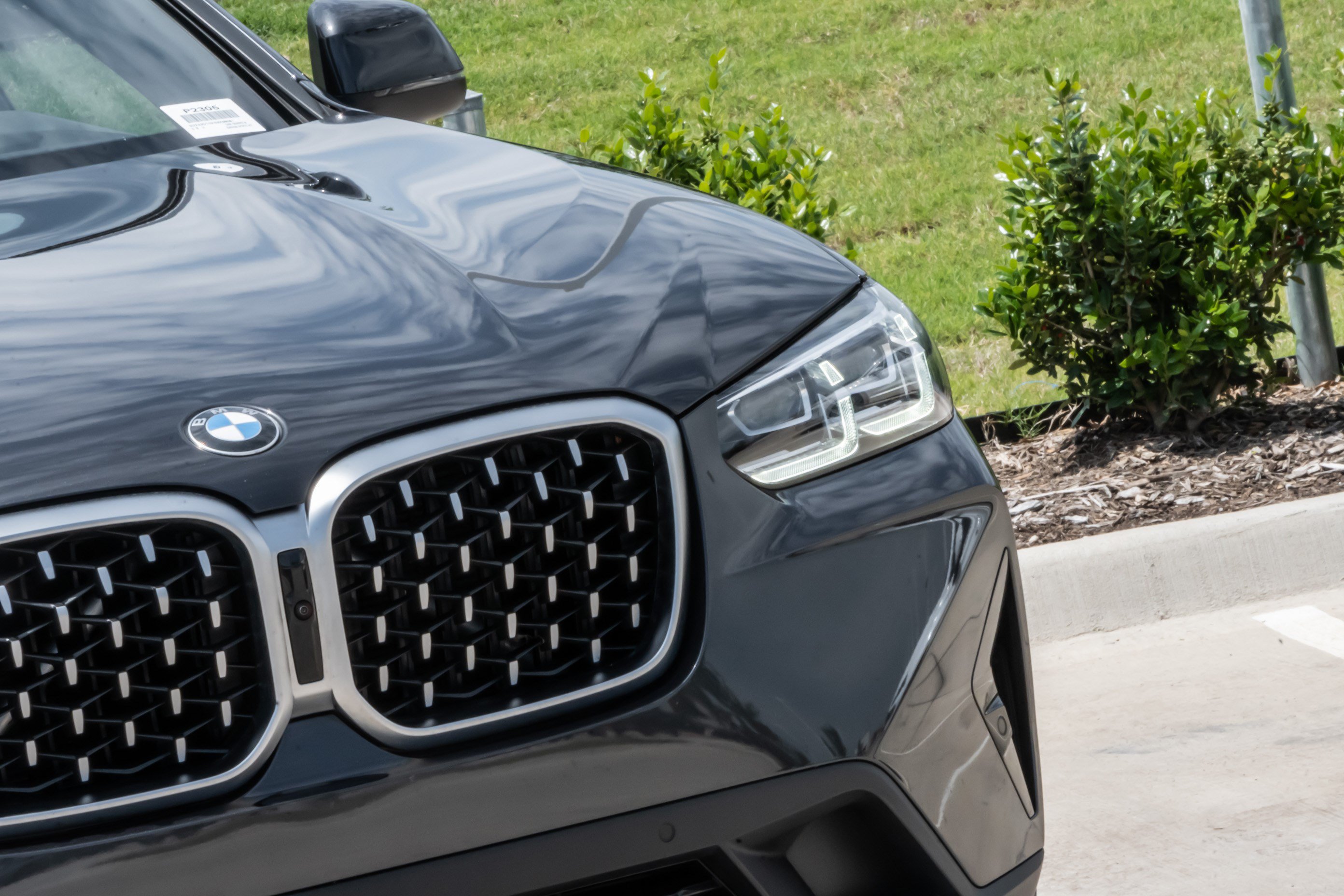 Certified 2025 BMW X4 xDrive30i AWD/4WD image 9