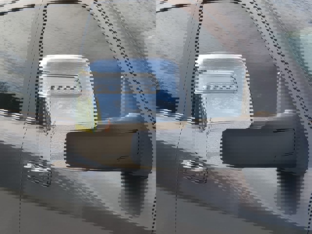 Used 2025 RAM 3500 Laramie image 10