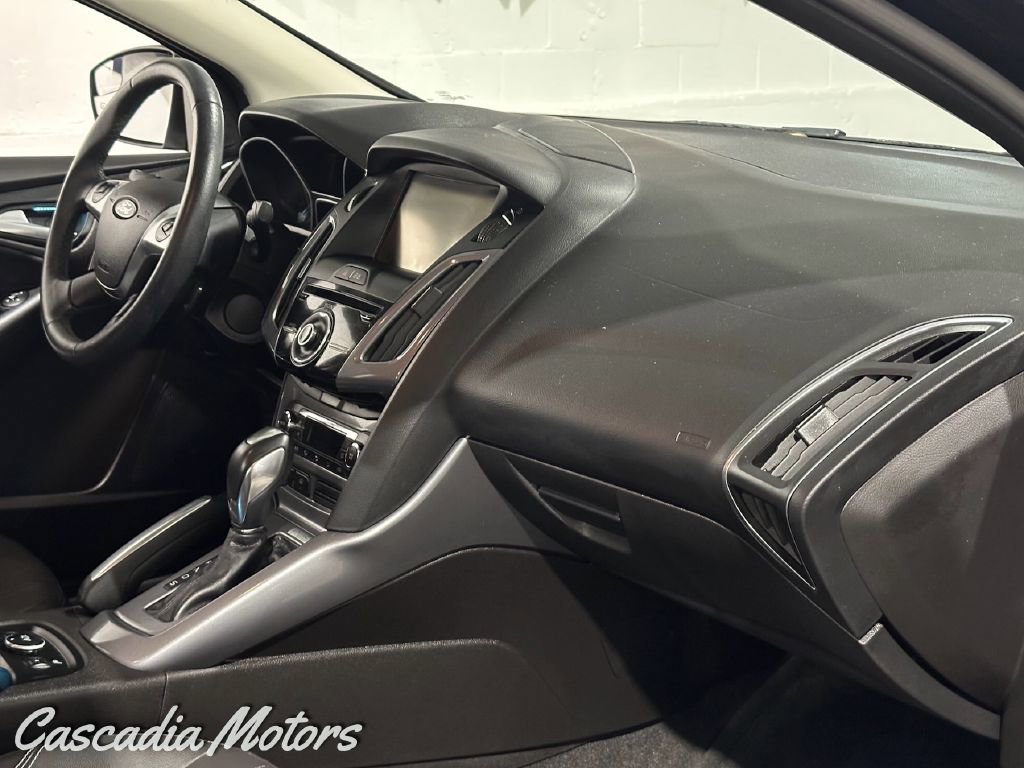 Used 2013 Ford Focus Titanium w/ Titanium Handling Pkg image 18