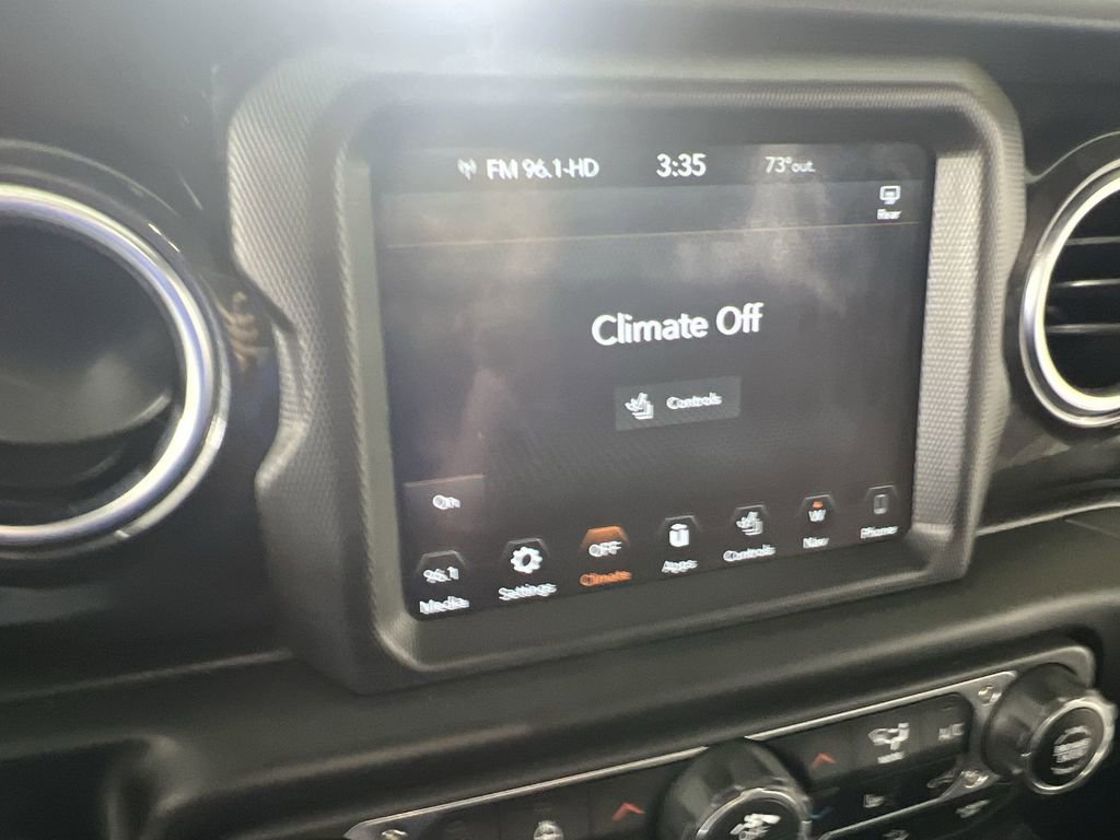 Used 2020 Jeep Wrangler Unlimited Sahara image 12