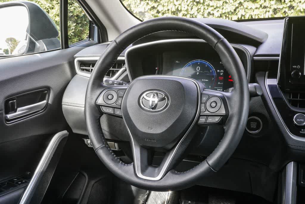 Used 2023 Toyota Corolla Cross XLE FWD image 15