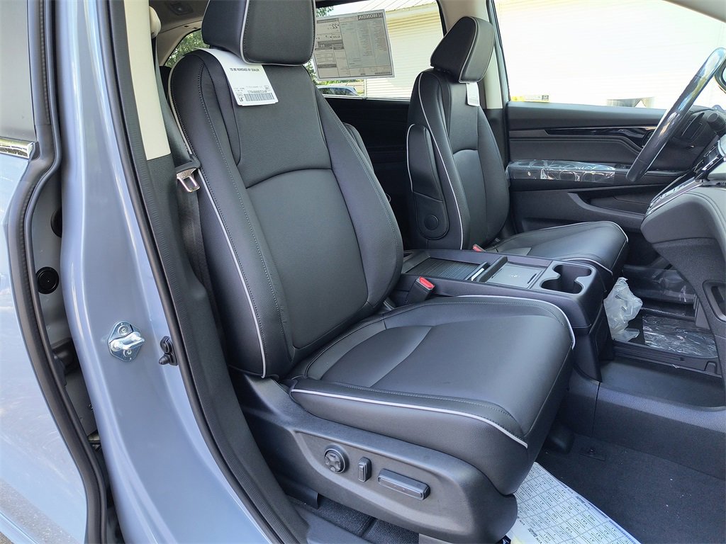 New 2026 Honda Odyssey Touring image 13