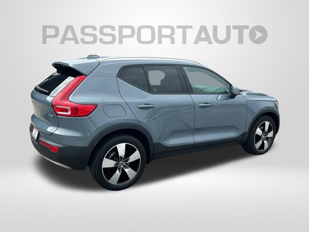 Used 2020 Volvo XC40 T5 Momentum w/ Protection Package Premier AWD/4WD image 6