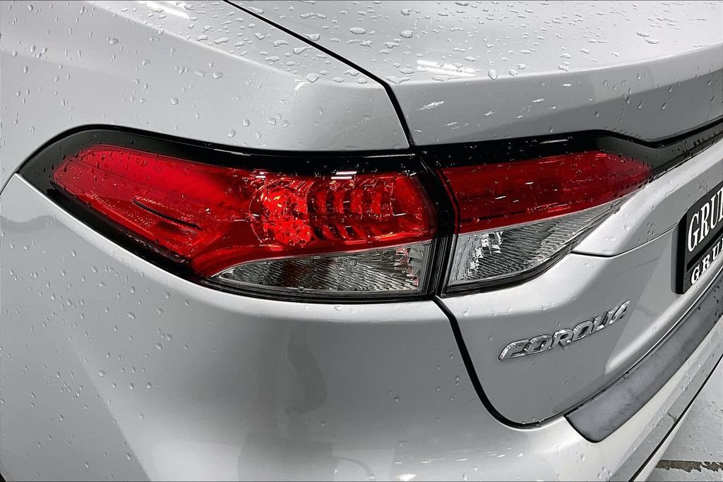 Used 2022 Toyota Corolla LE FWD image 34