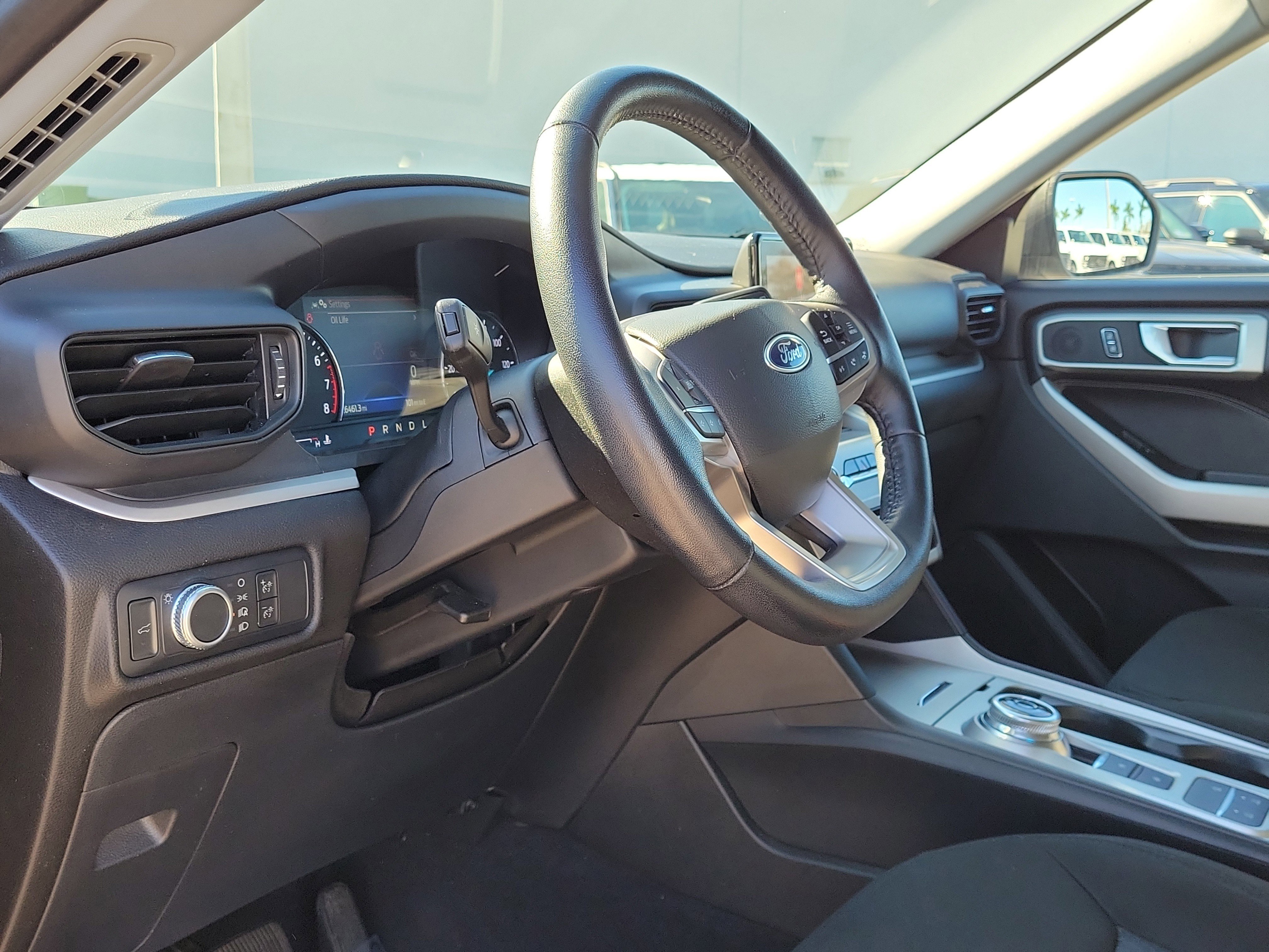 Used 2022 Ford Explorer XLT image 9