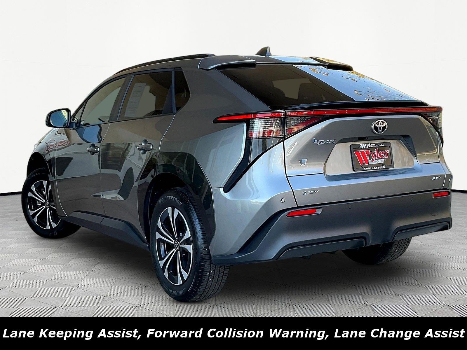 Used 2024 Toyota bZ4X AWD w/ Weather Package image 4
