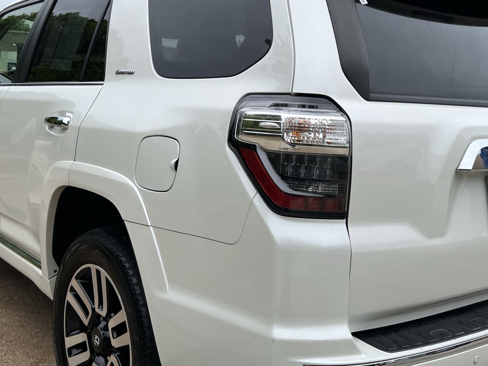 Used 2021 Toyota 4Runner Limited AWD/4WD image 24