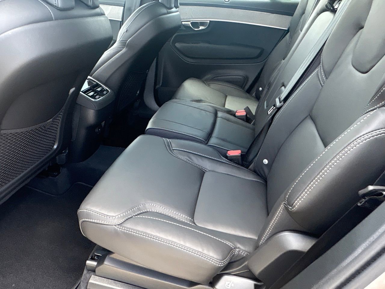 New 2026 Volvo XC90 B5 Ultra w/ Protection Package Premier image 21