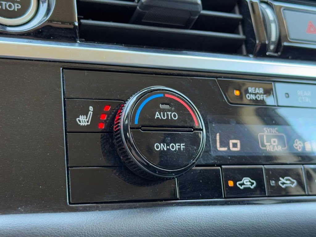 Used 2023 Nissan Pathfinder SV AWD/4WD image 24