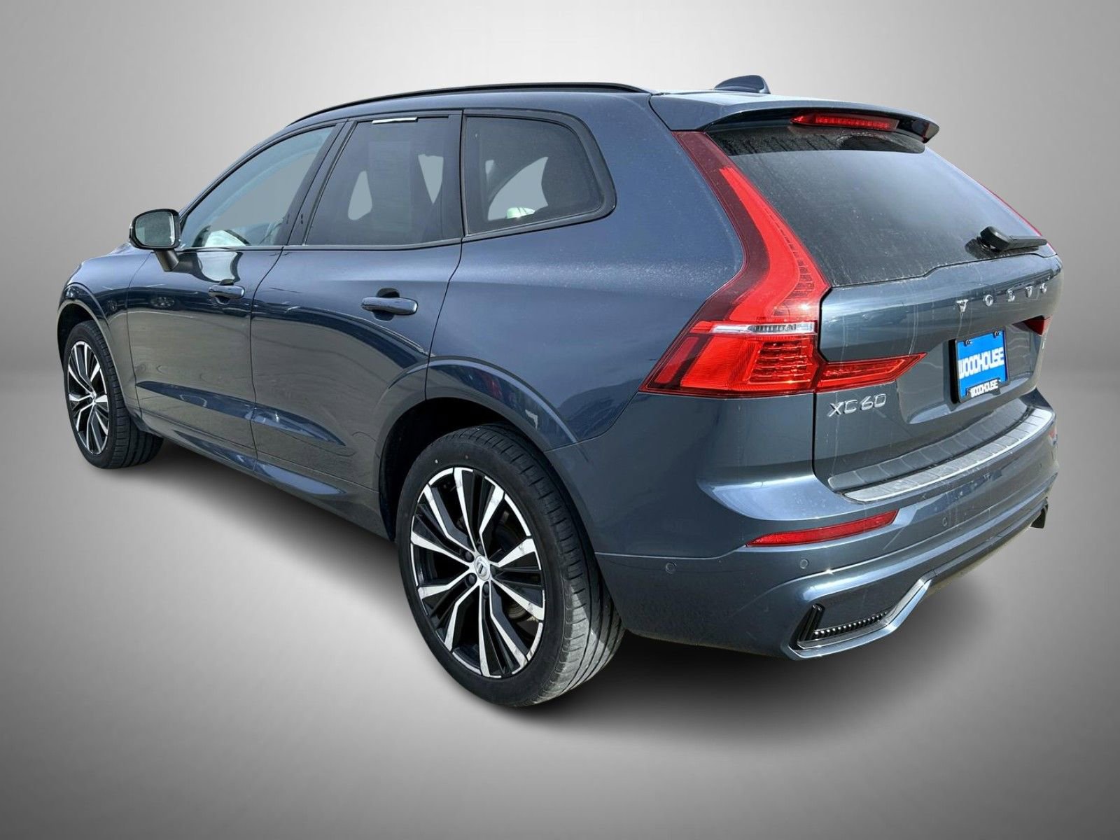 Used 2023 Volvo XC60 B5 Plus AWD/4WD image 7