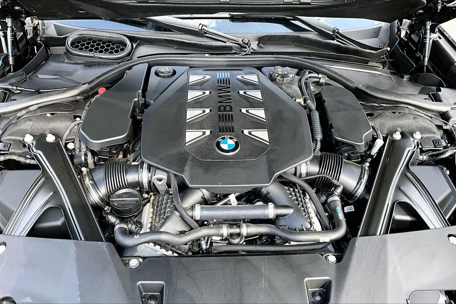 Used 2024 BMW 760i xDrive w/ Executive Package AWD/4WD image 33