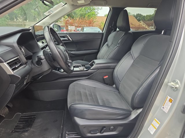 Used 2025 Mitsubishi Outlander SE AWD/4WD image 24