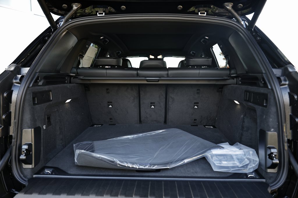 New 2026 BMW X5 M60i w/ Executive Package image 30