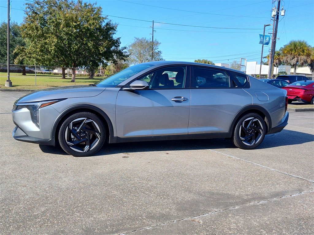 Used 2025 Kia K4 EX image 3