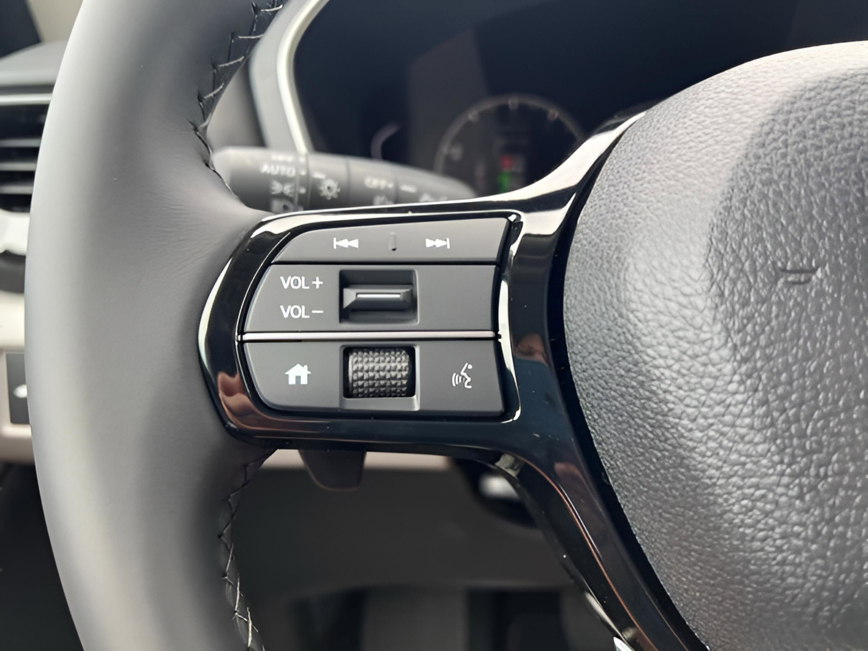 New 2025 Honda Pilot EX-L image 13