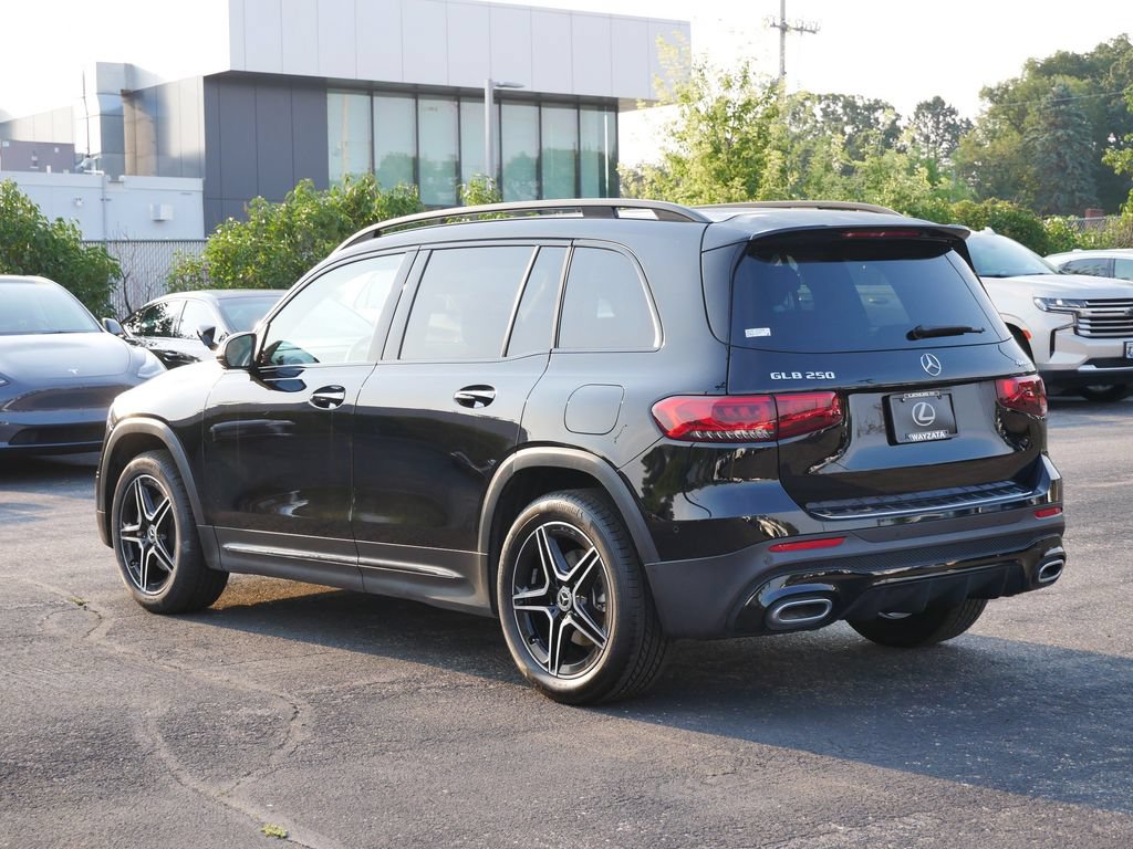 Used 2023 Mercedes-Benz GLB 250 4MATIC image 4
