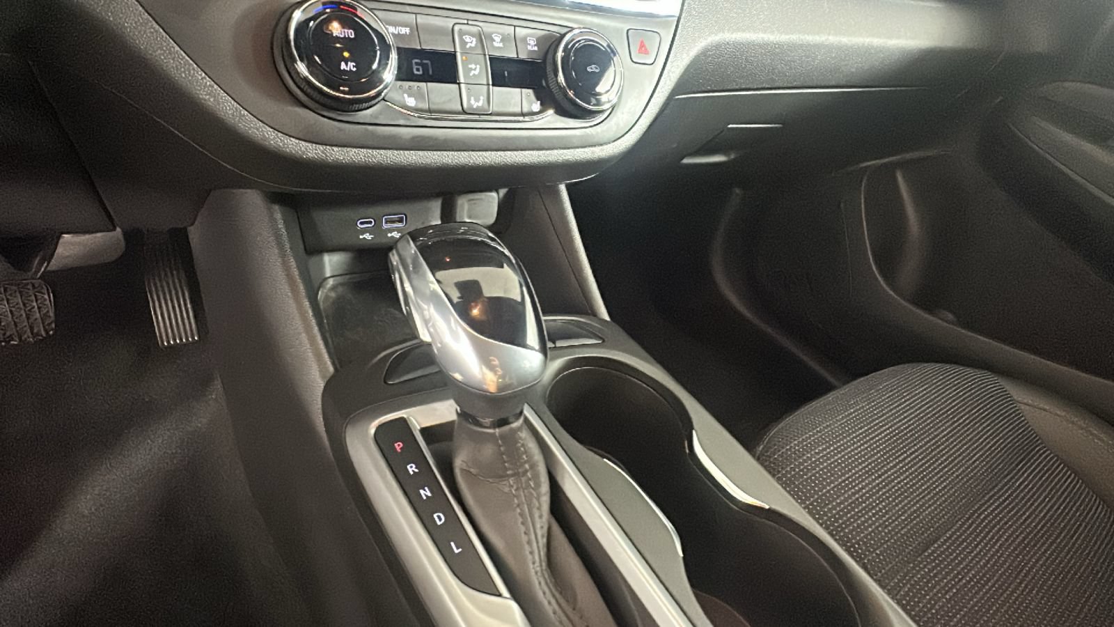Used 2024 Buick Envista Preferred w/ Convenience I Package FWD image 23