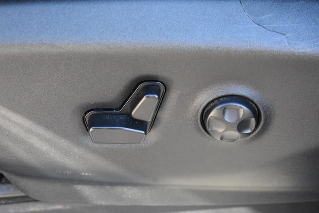 Used 2018 Chrysler Pacifica Touring-L Plus FWD image 24