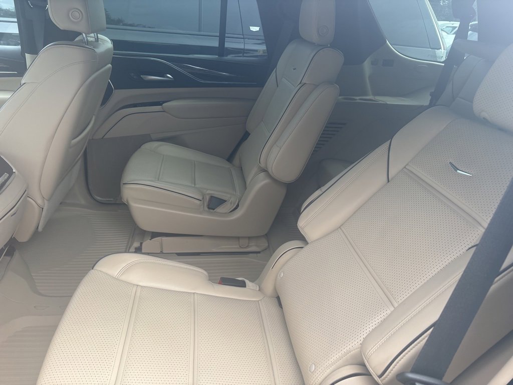 Used 2023 Cadillac Escalade Premium Luxury w/ Performance Package image 39