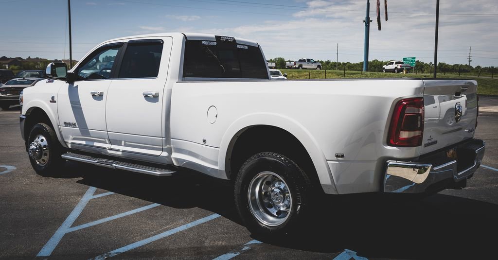 Used 2021 RAM 3500 Laramie w/ Max Tow Package AWD/4WD image 11
