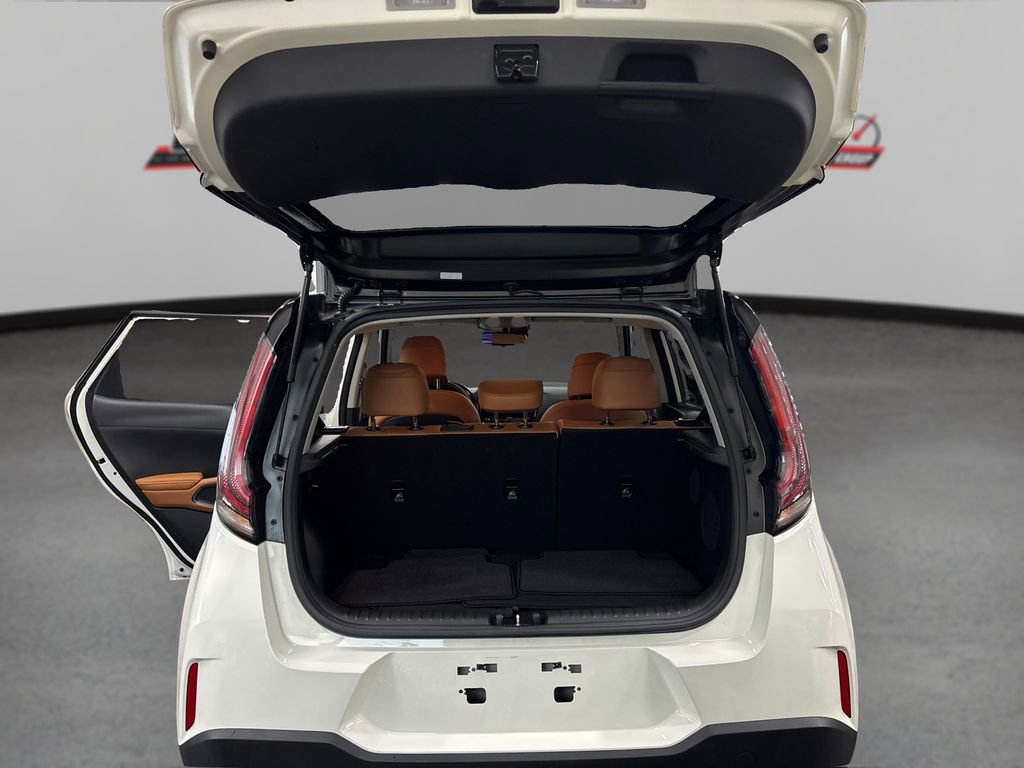Used 2025 Kia Soul EX image 11