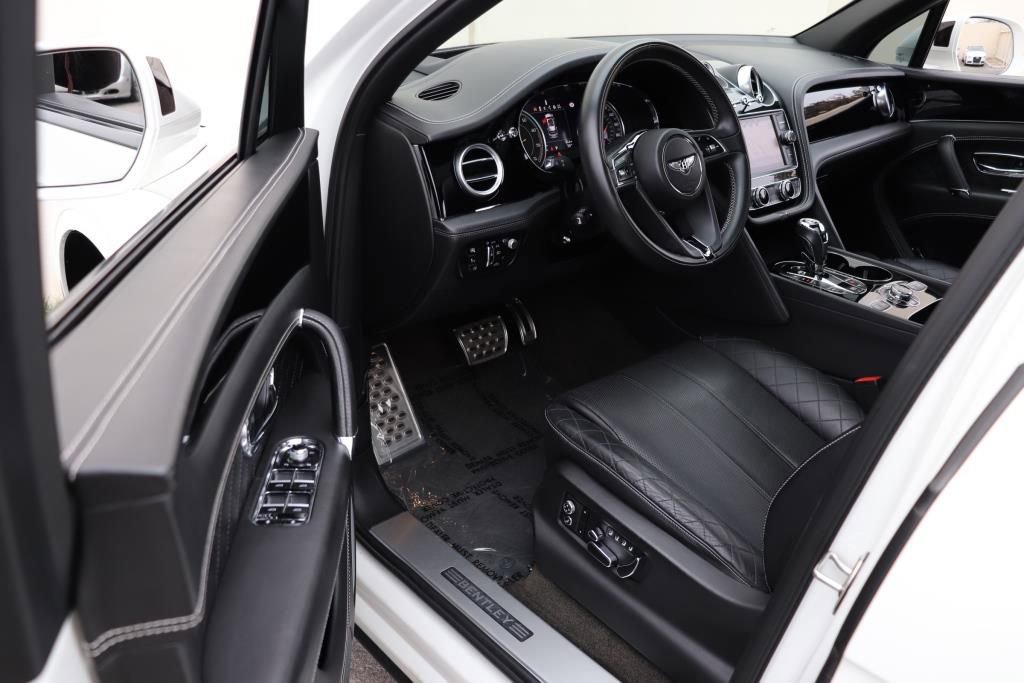 Used 2017 Bentley Bentayga image 17