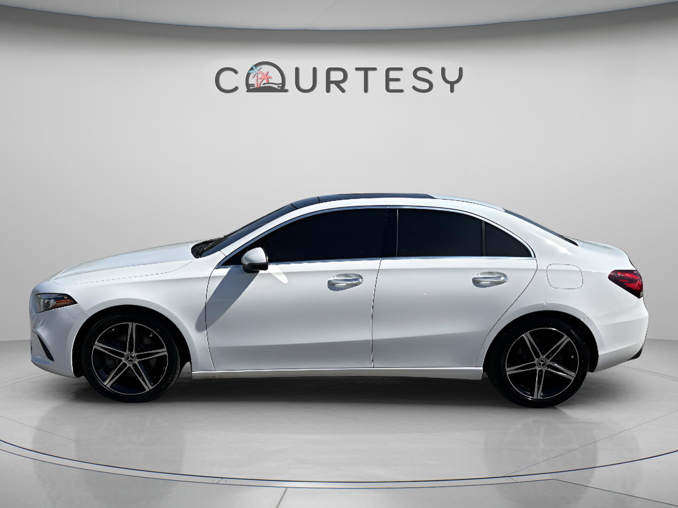 Used 2022 Mercedes-Benz A 220 image 2