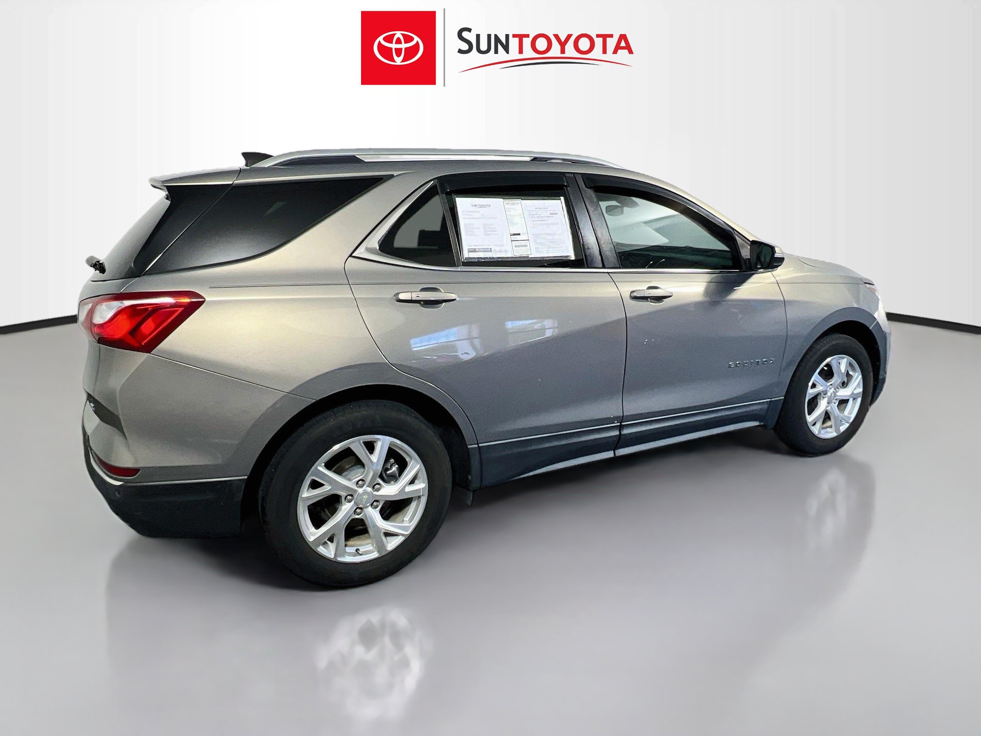 Used 2018 Chevrolet Equinox LT FWD image 4