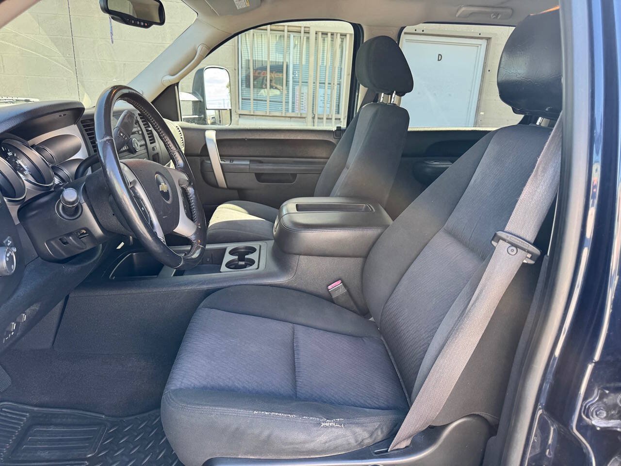 Used 2010 Chevrolet Silverado 2500 LT w/ Interior Plus Package AWD/4WD image 20