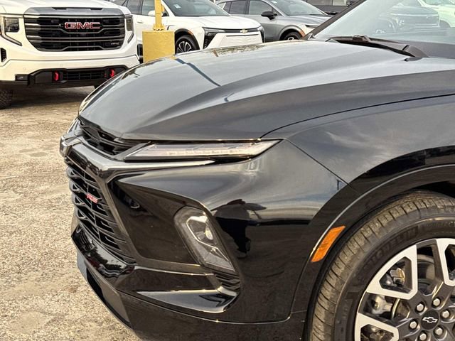 Used 2025 Chevrolet Blazer RS FWD video 2