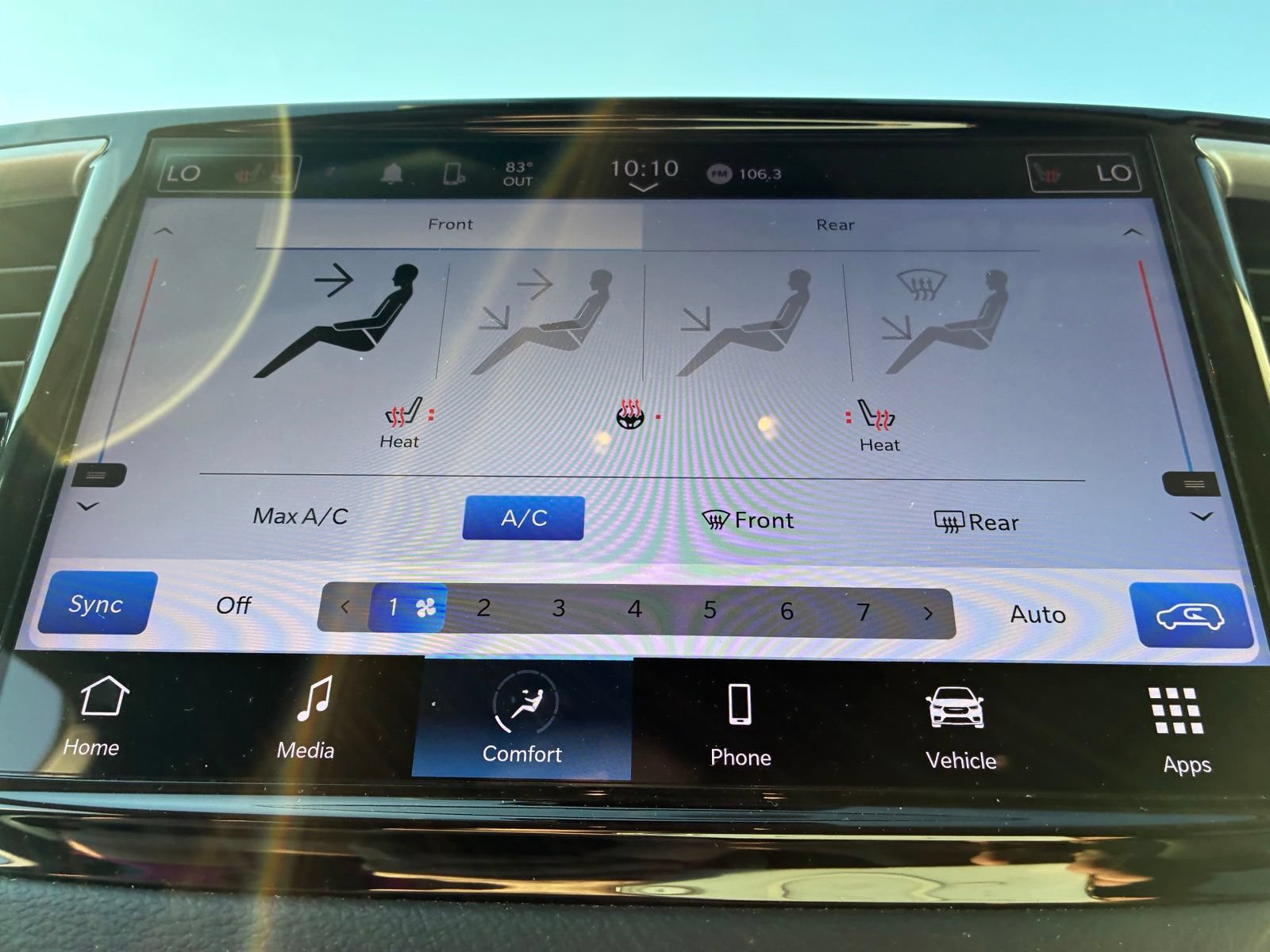 Used 2024 Chrysler Pacifica Touring-L FWD image 8