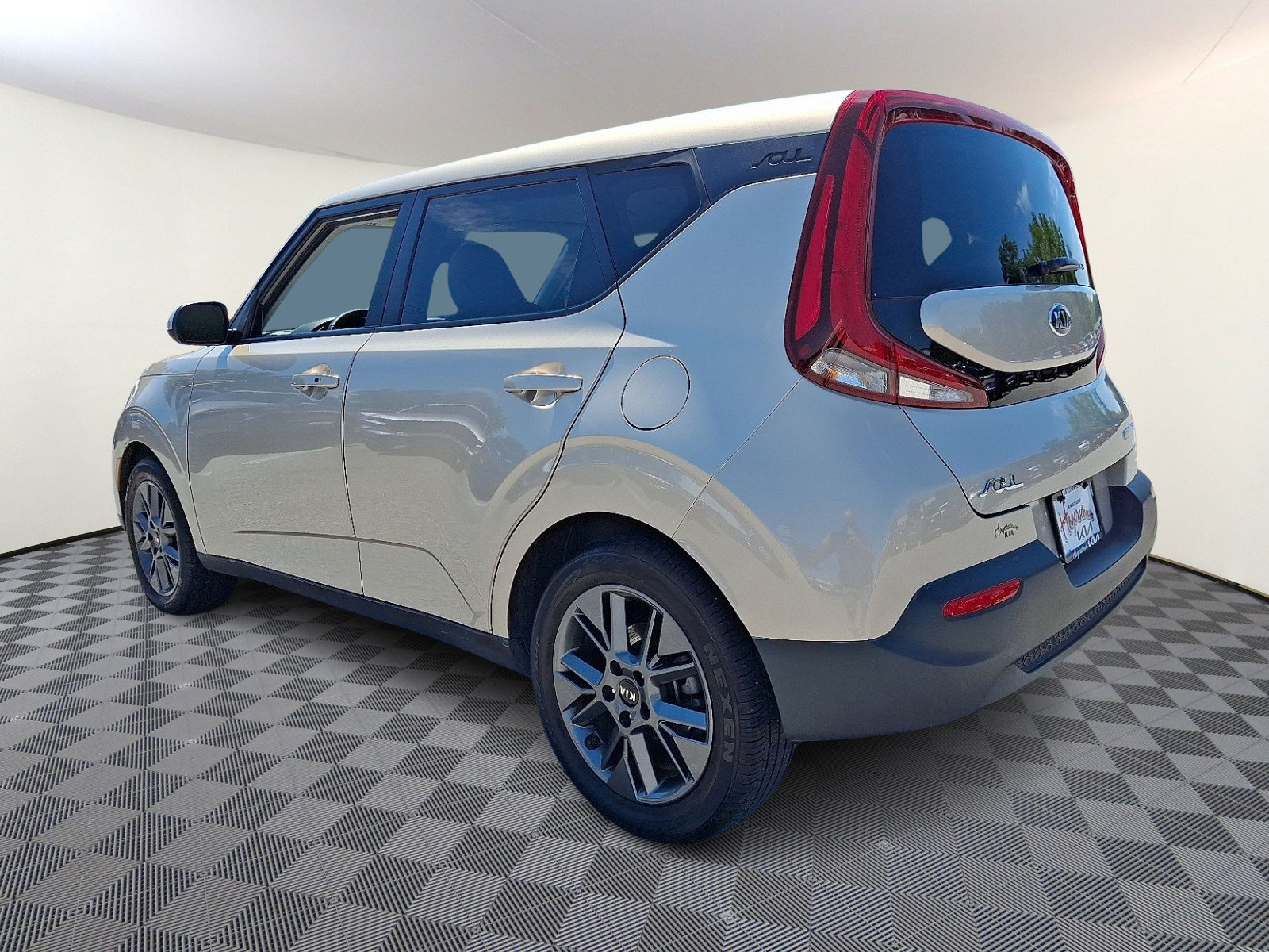 Used 2020 Kia Soul EX FWD image 4