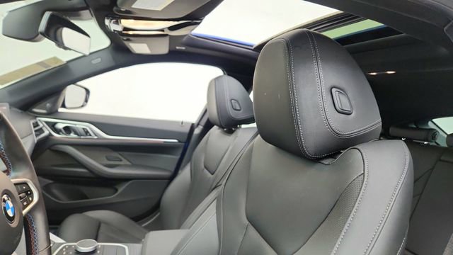 Used 2025 BMW M440i image 32