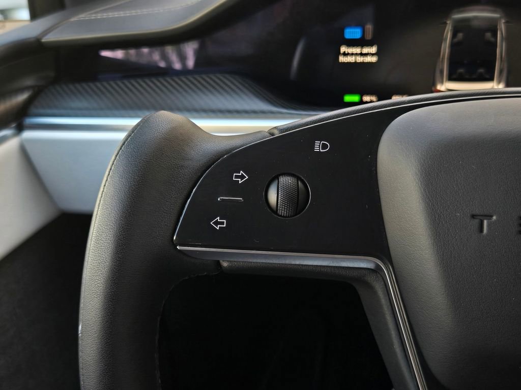 Used 2022 Tesla Model X Plaid image 26