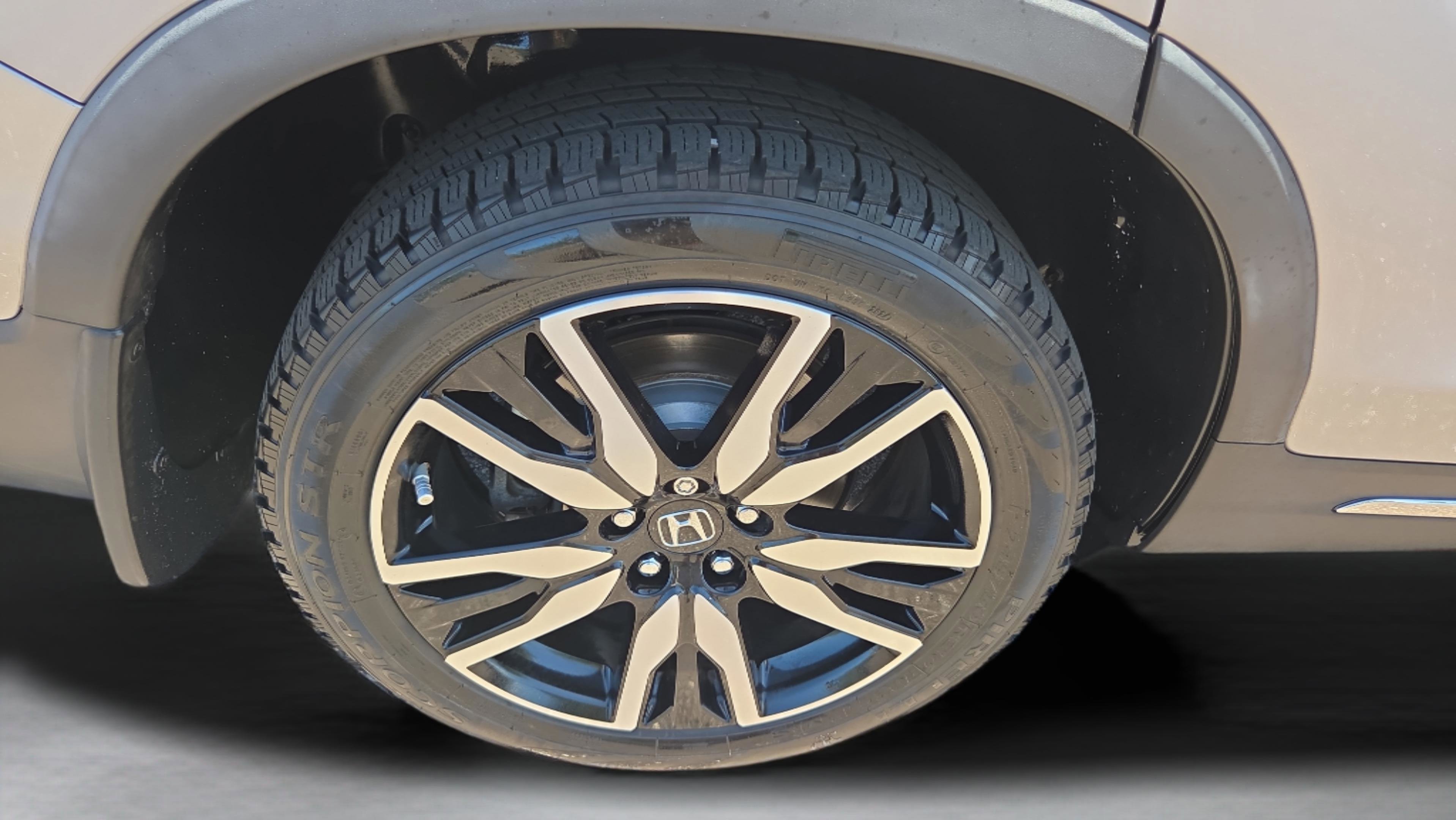 Certified 2020 Honda Pilot Touring image 35