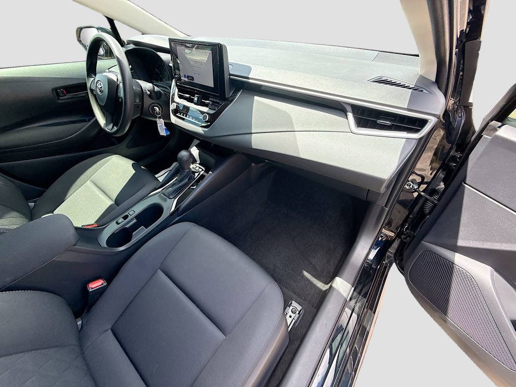 Used 2024 Toyota Corolla LE FWD image 32
