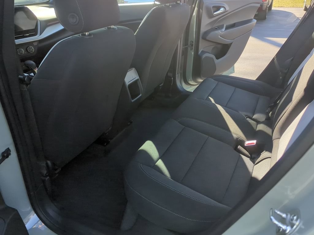 Certified 2024 Chevrolet Trax RS w/ Driver Confidence Package image 20