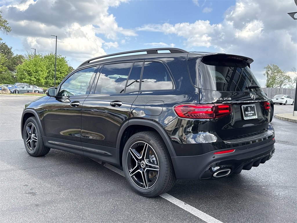 New 2025 Mercedes-Benz GLB 250 4MATIC image 3