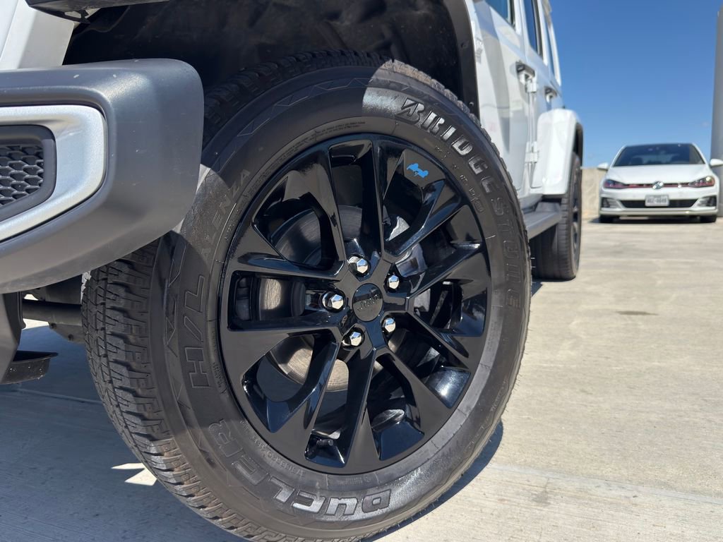 Used 2022 Jeep Wrangler Unlimited Sahara w/ Cold Weather Group image 4