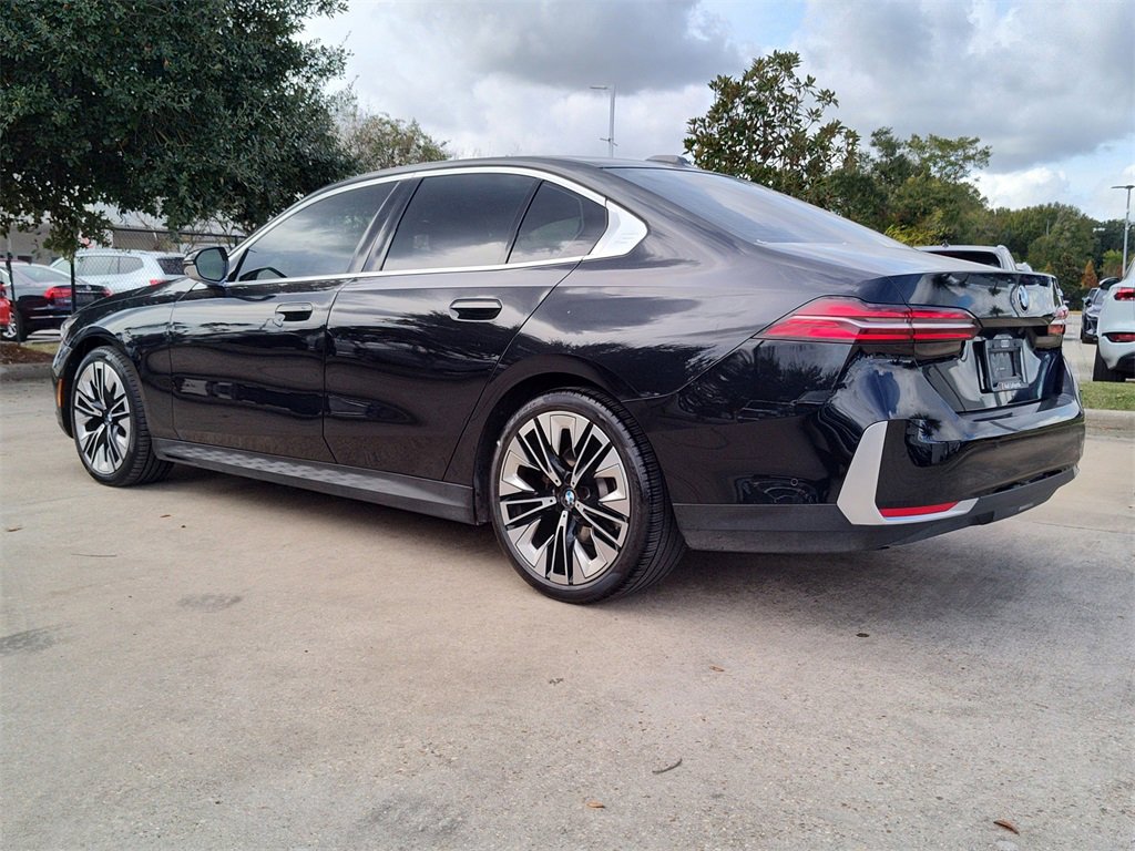 Used 2024 BMW 530i w/ Premium Package image 6