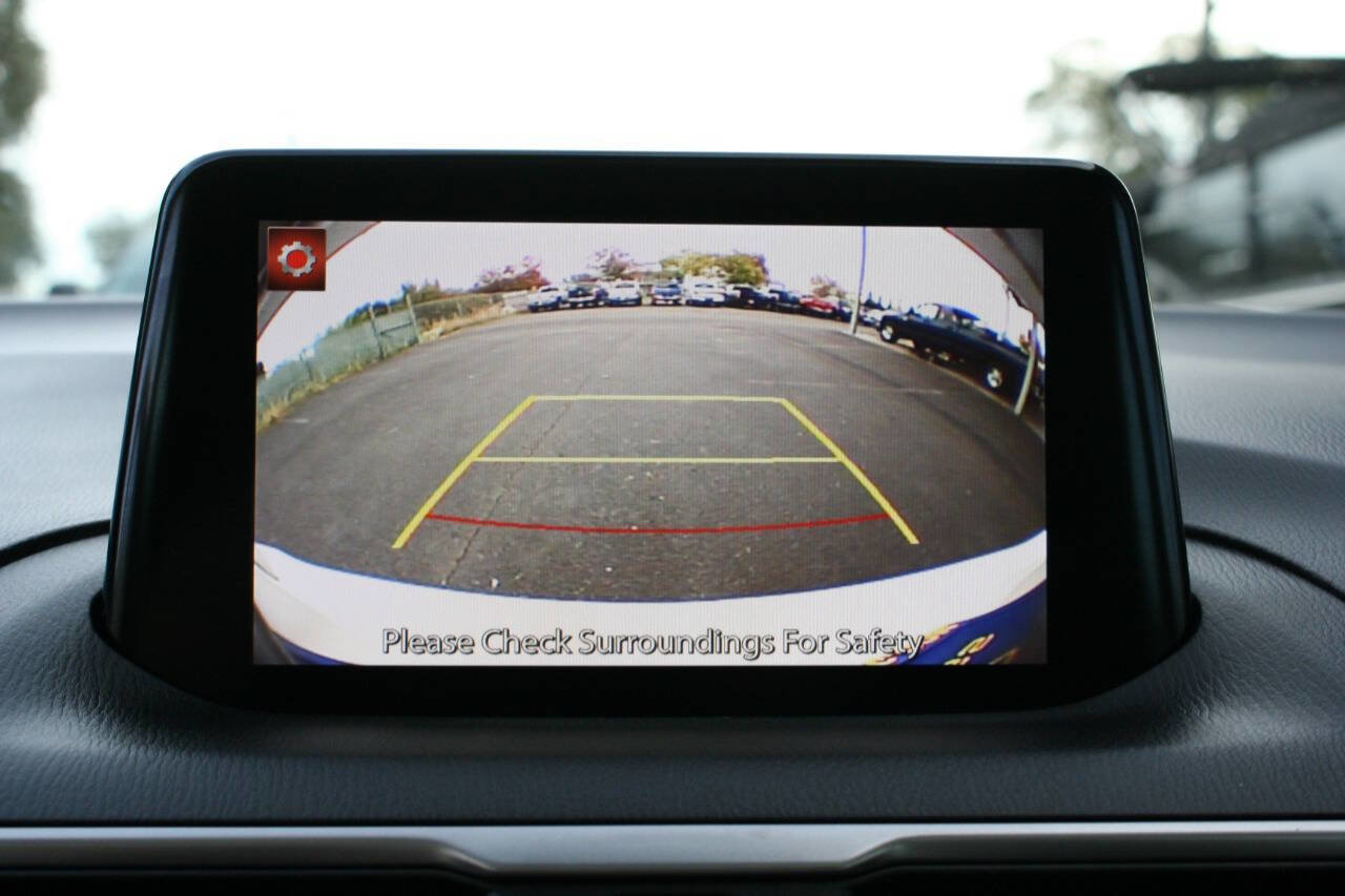 Used 2018 MAZDA MAZDA3 Touring image 13