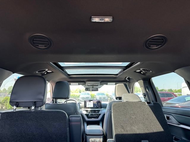 Used 2025 Ford Explorer ST w/ Sun And Sound Package AWD/4WD image 10