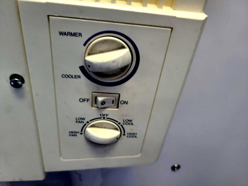 Used 1999 Ford E-450 and Econoline 450 image 24