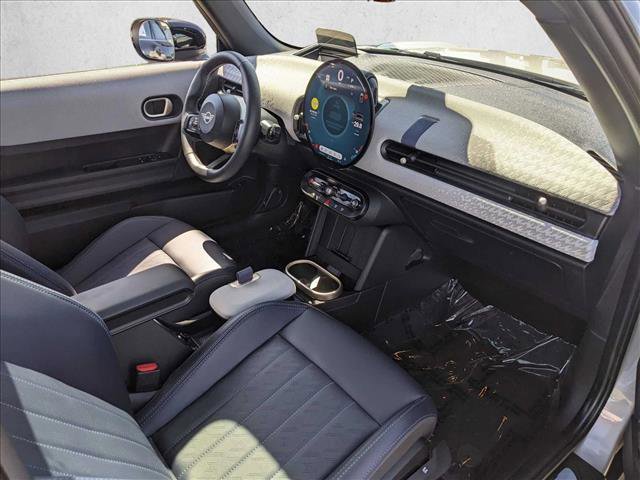 Used 2025 MINI Cooper 2-Door Hardtop image 21