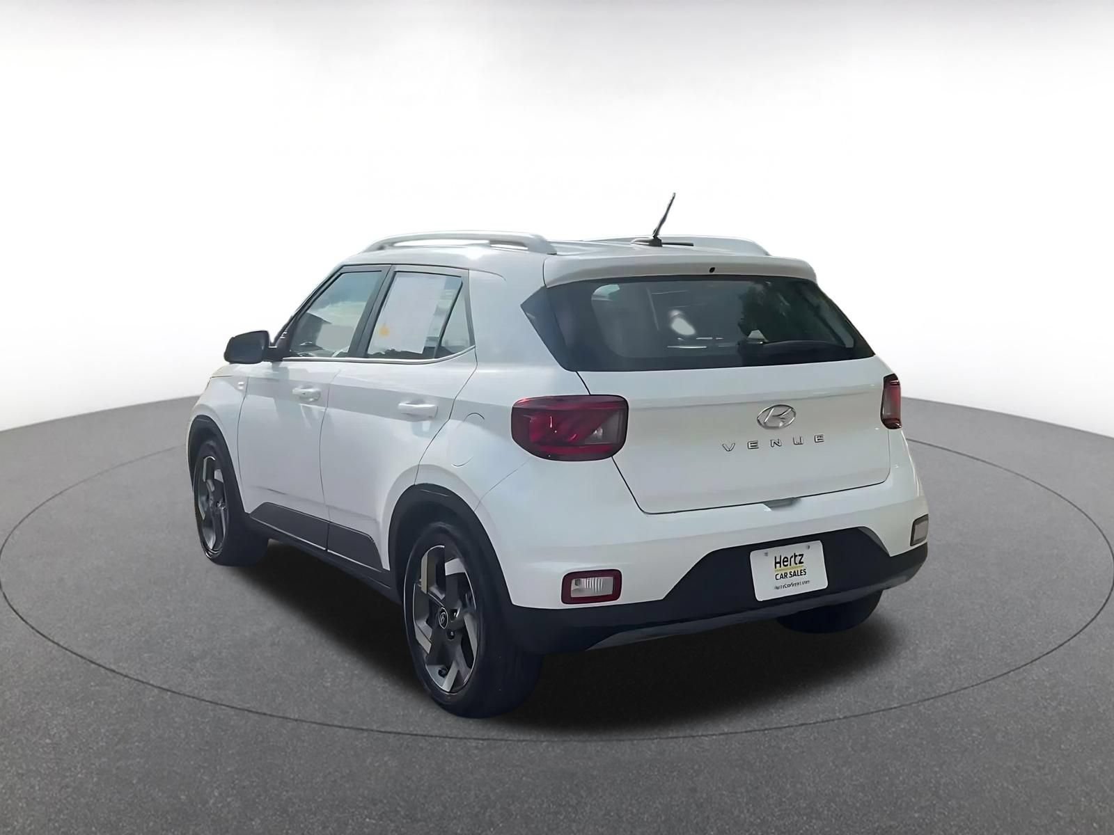 Used 2026 Hyundai Venue SEL FWD image 10