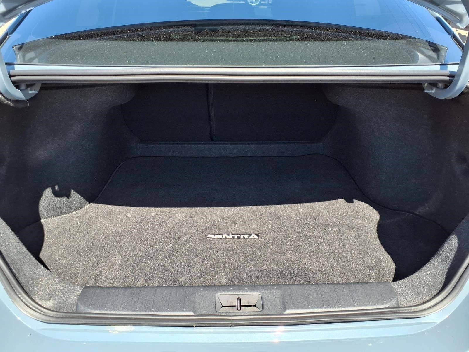 Used 2025 Nissan Sentra SV FWD image 12