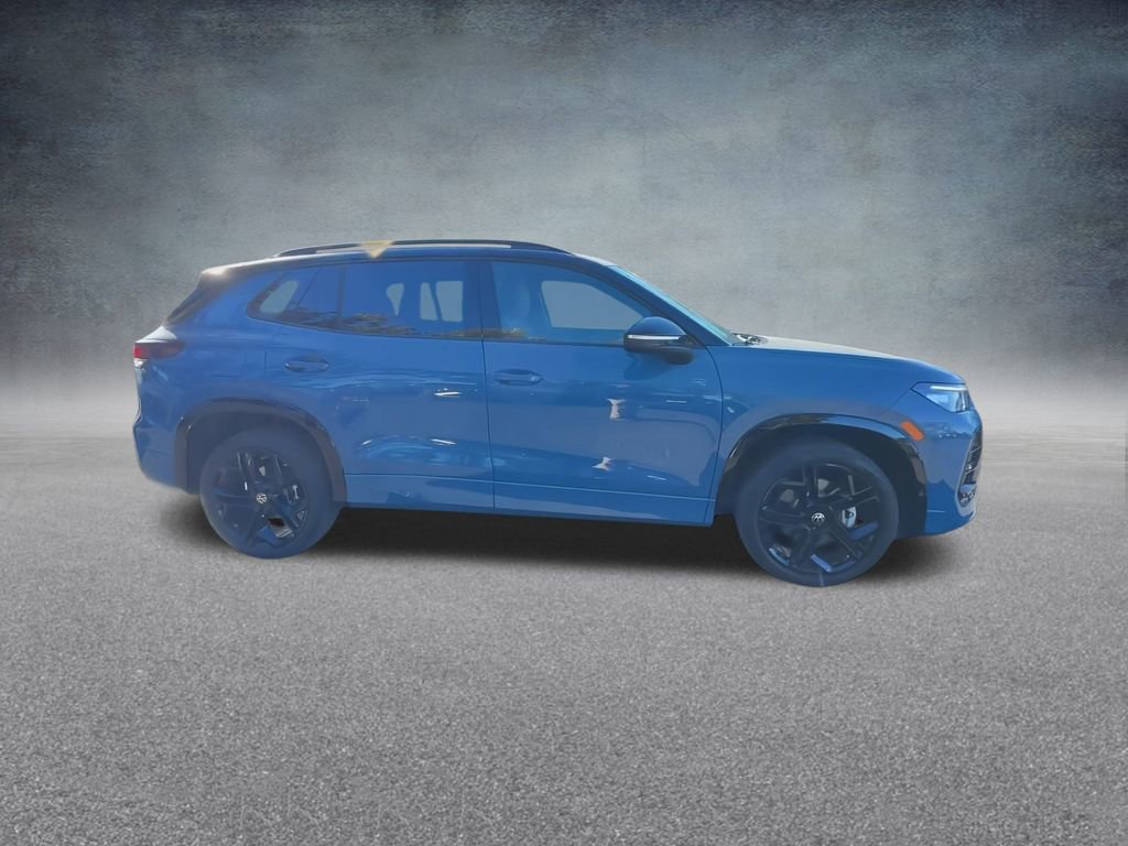 New 2025 Volkswagen Tiguan SE R-Line image 25