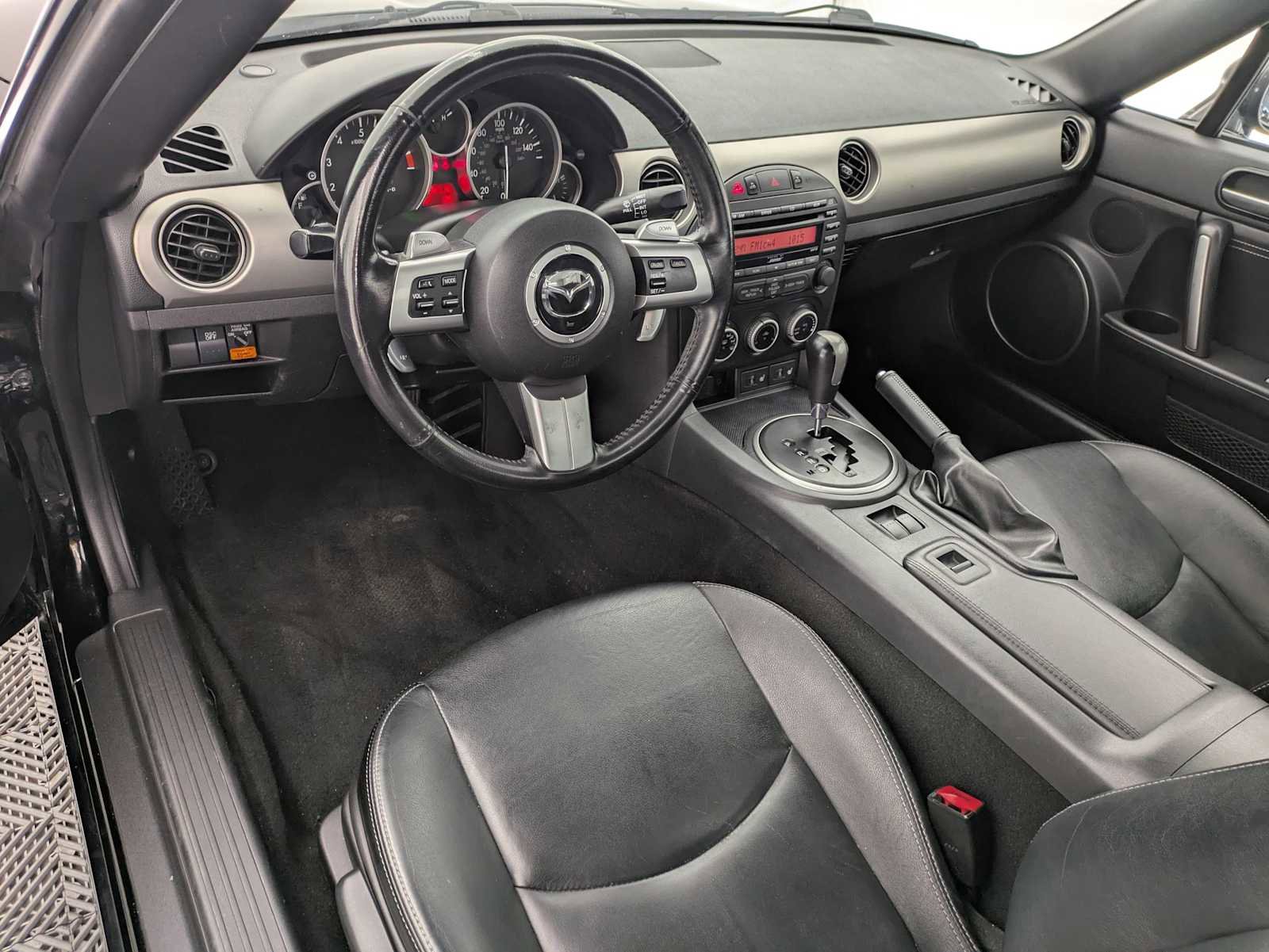 Used 2011 MAZDA MX-5 Miata Grand Touring w/ Premium Pkg image 2