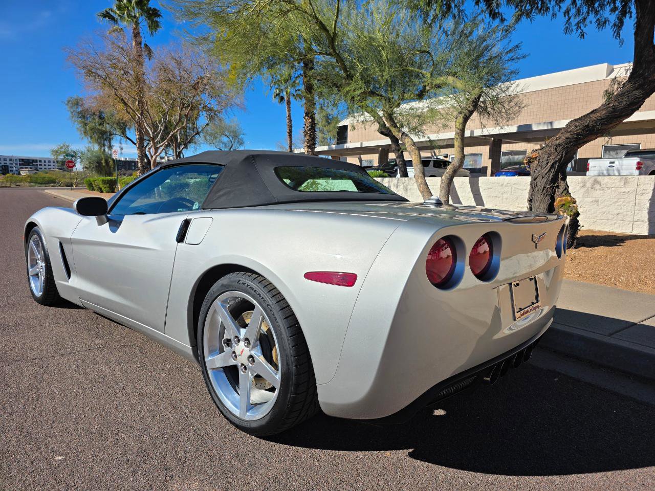 Used 2005 Chevrolet Corvette Convertible w/ Preferred Equipment Group RWD image 10